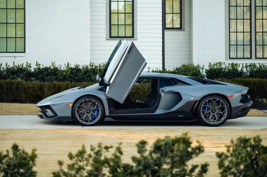 Lamborghini Aventador LP780-4 Ultimae is a car without any single compromise