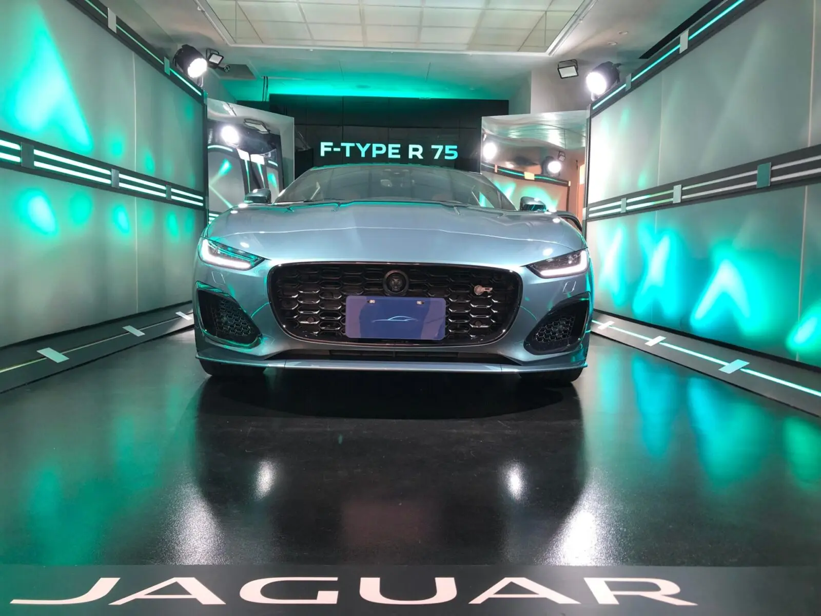 Jaguar F-TYPE R 75 with 5.0-liter V8 engine, officially unveiled in Taiwan
